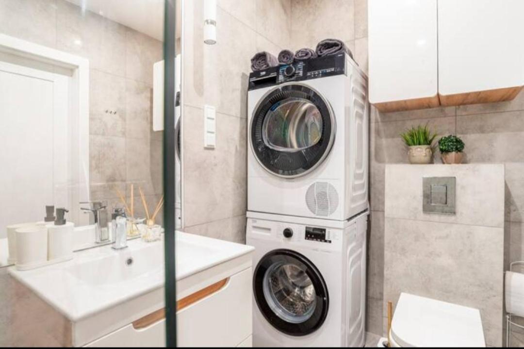 Lux 2 Pokojowe In Z Bezplatnym Podziemnym Parkingem Apartment