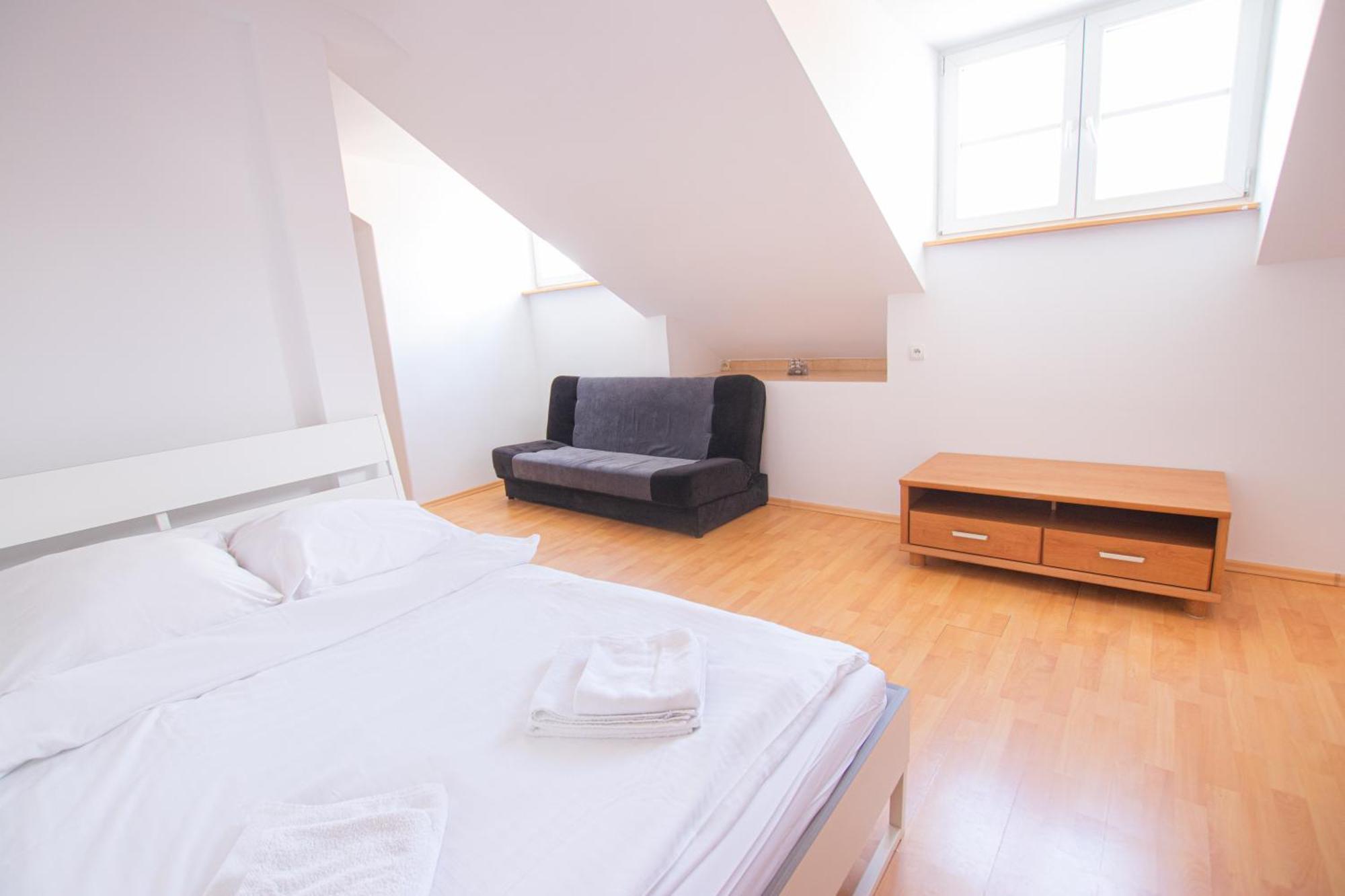 Podwale Str Large Flat In The Heart Of Old Town *