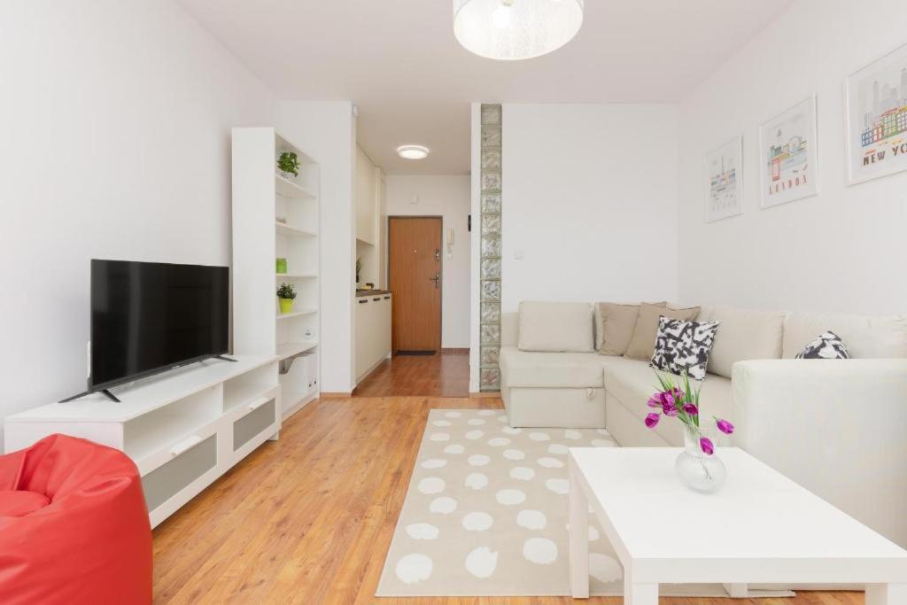 Wola Oasis - Cosy Near Metro Station