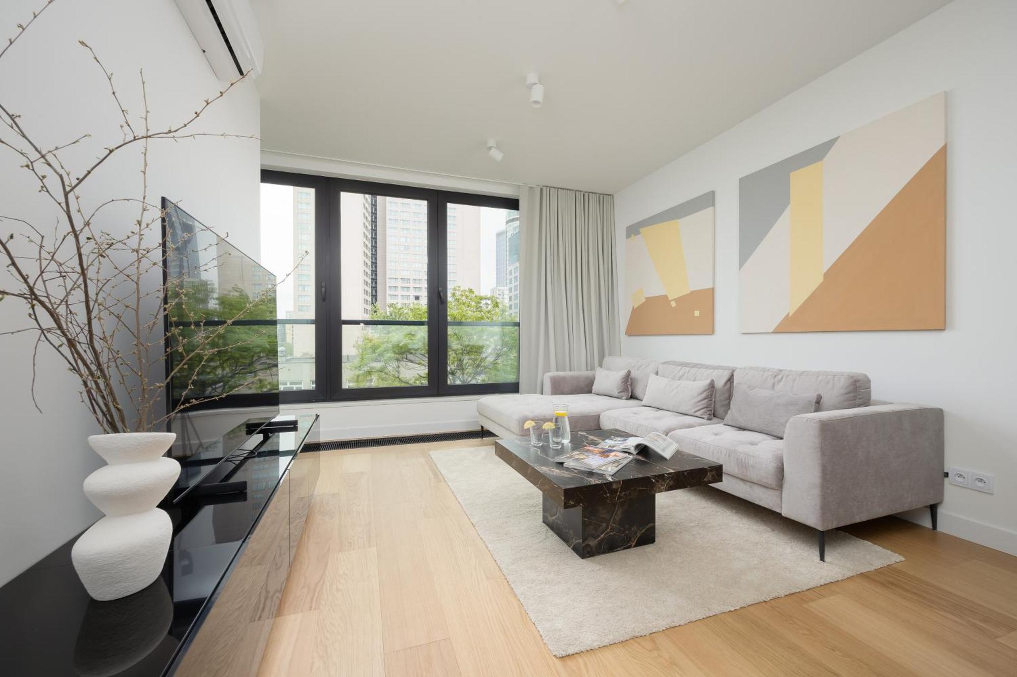 Luxurious And Modern In Center With Parking By Renters Prestige Apartment *