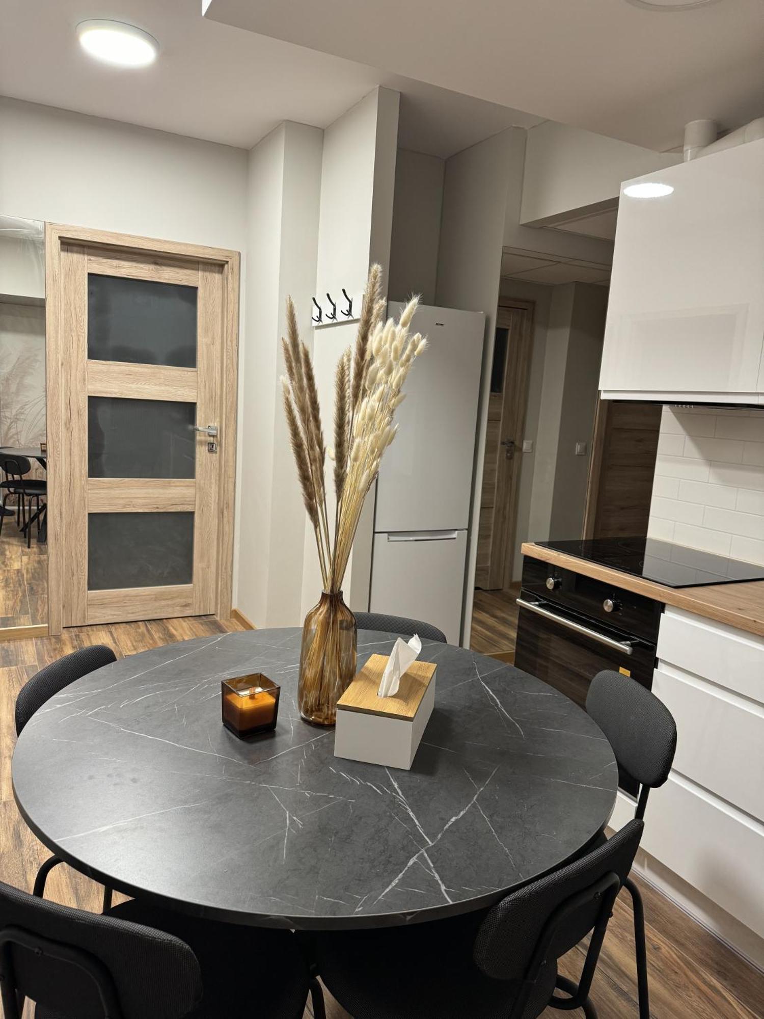Apartment A3 - Queen Double - Haven - Two Shared Bathrooms Warsaw