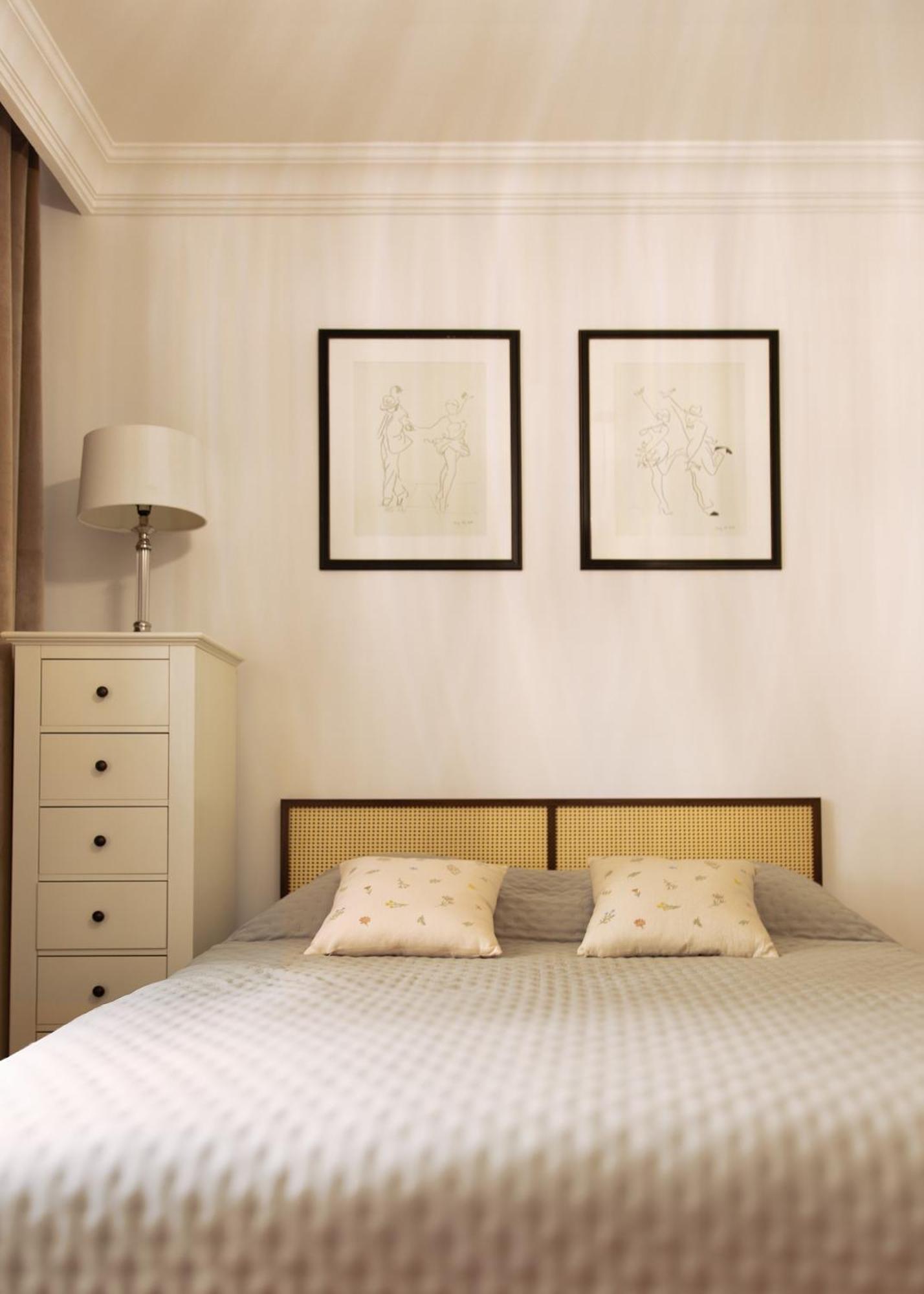 Komfortowy W Scislym Centrum Warszawy Comfortable In The Very Center Of * Warsaw