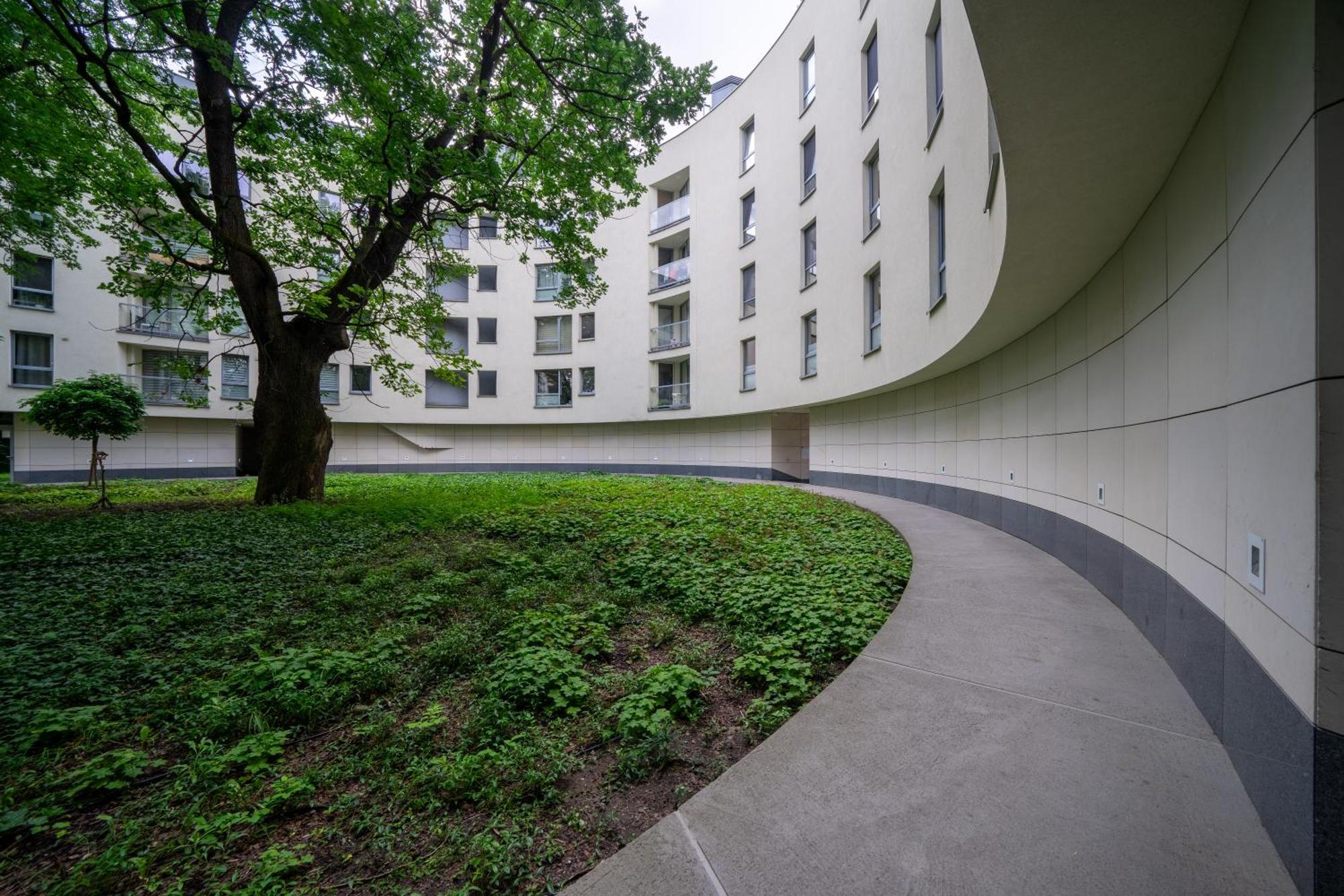 Wola - Balcony, Bus&tram Nearby - By Rentujemy Apartamento *