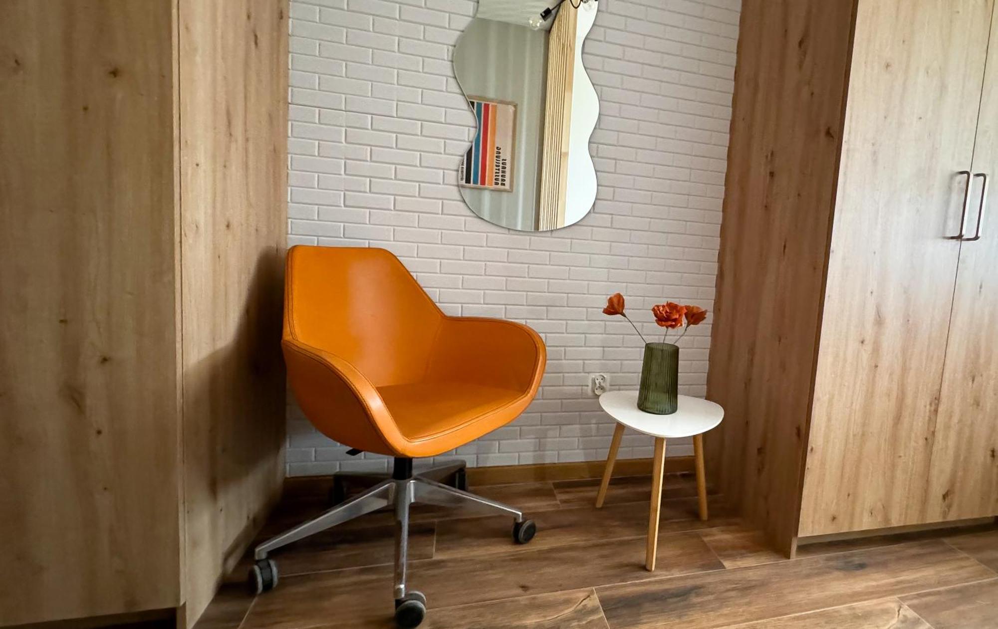 A3 - Queen Double - Haven - Two Shared Bathrooms Warsaw