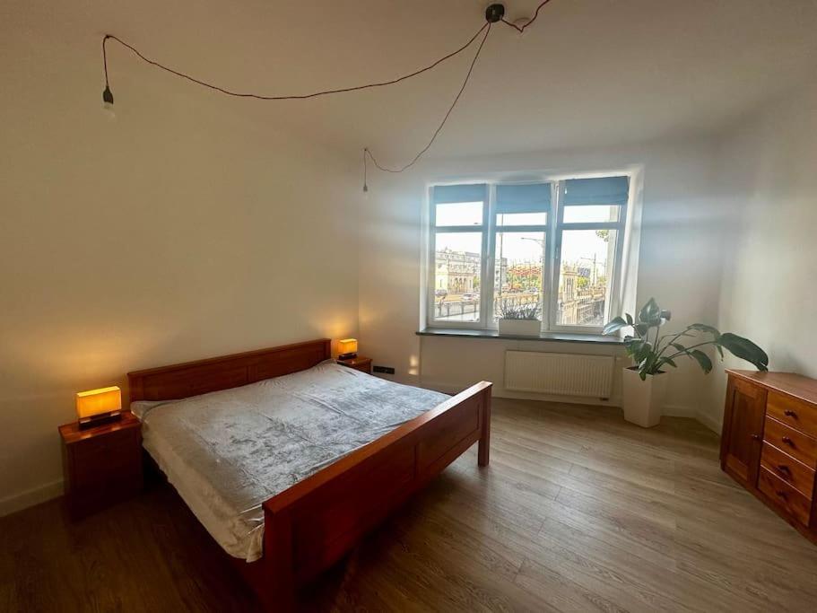 Center Apartment *