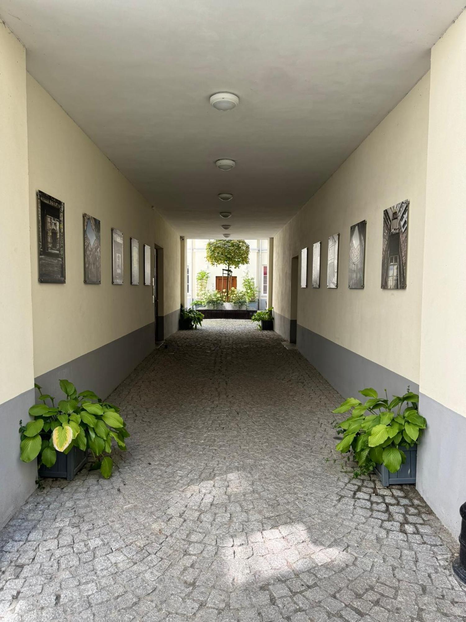 Jagiellonska 32 *