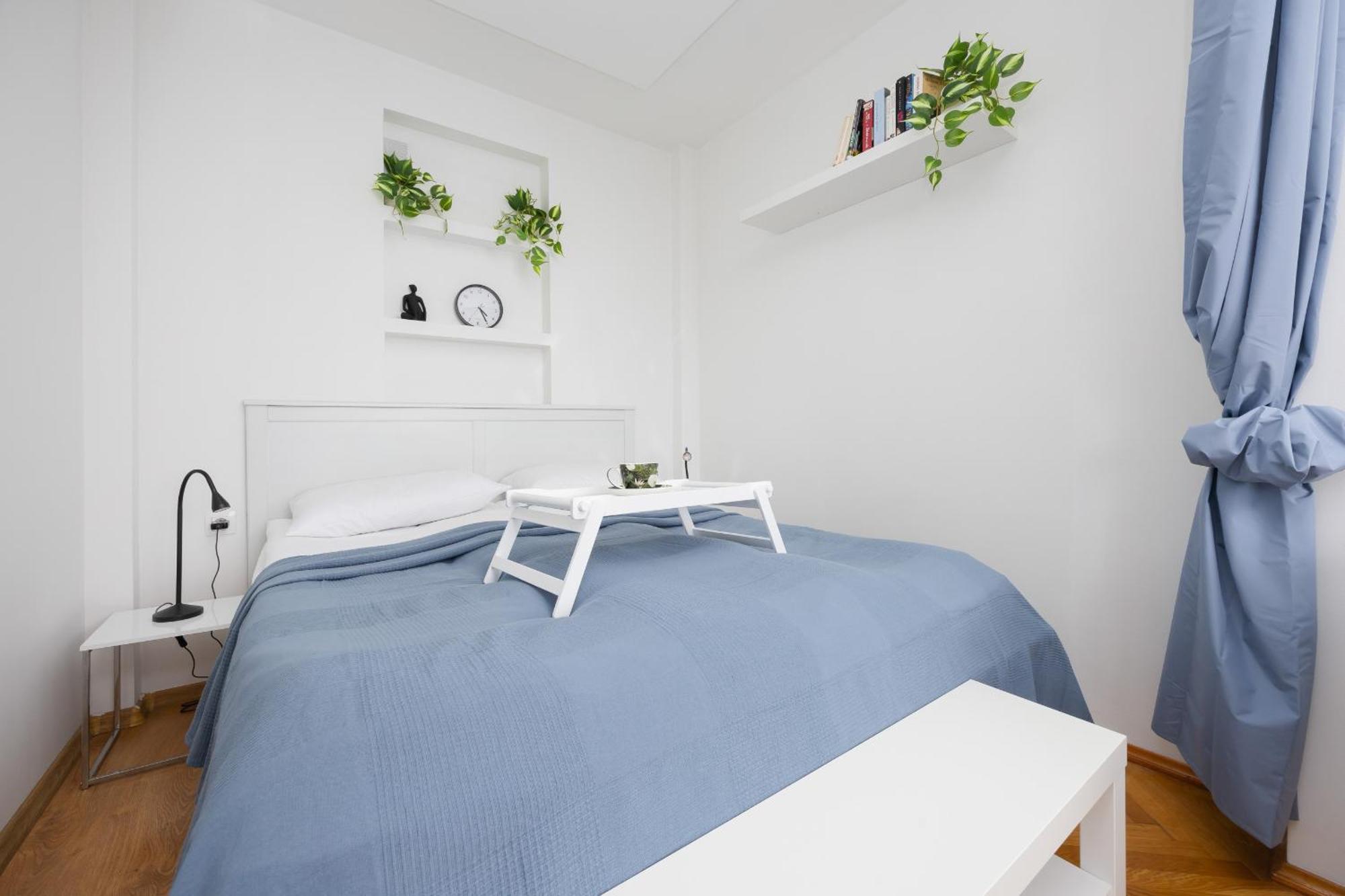 Apartament Bright With Air Conditioning Near Ogrod Saski By Renters Warszawa