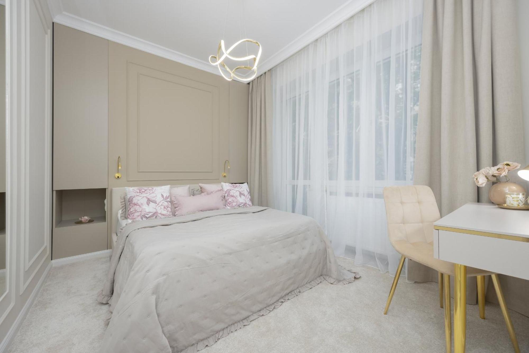 Elegant Grojecka In By Renters * Warsaw