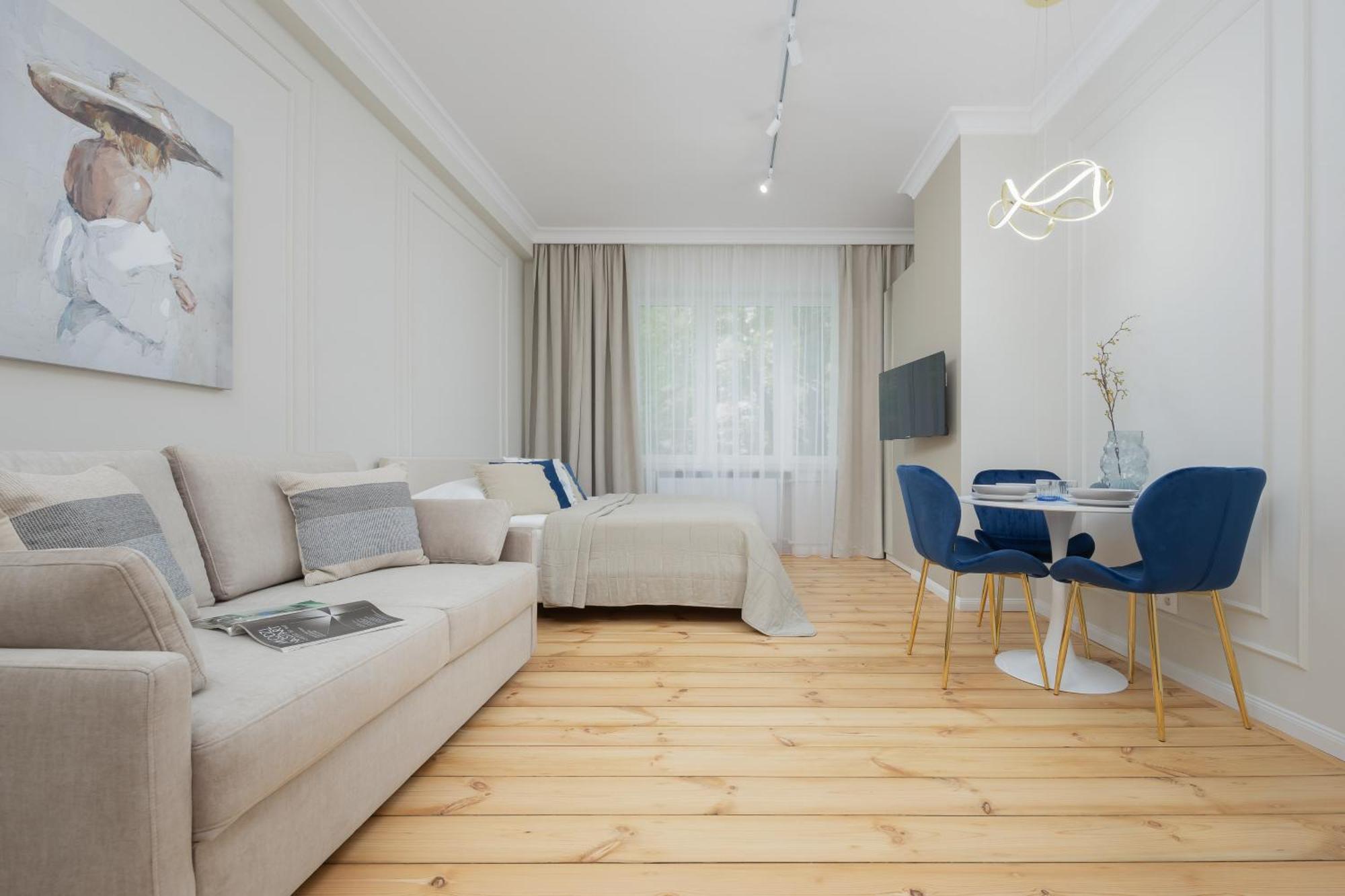 Elegant Grojecka In By Renters * Warsaw