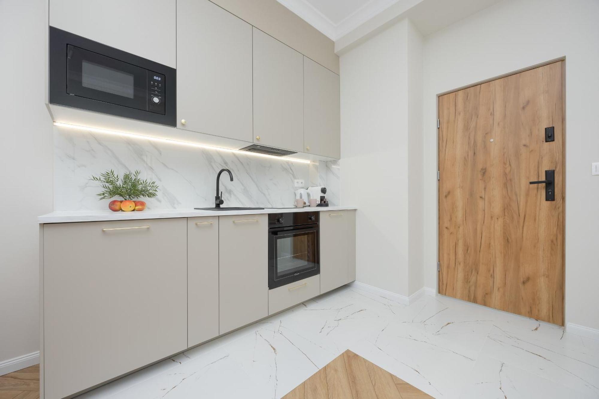 Elegant Grojecka In By Renters Apartment