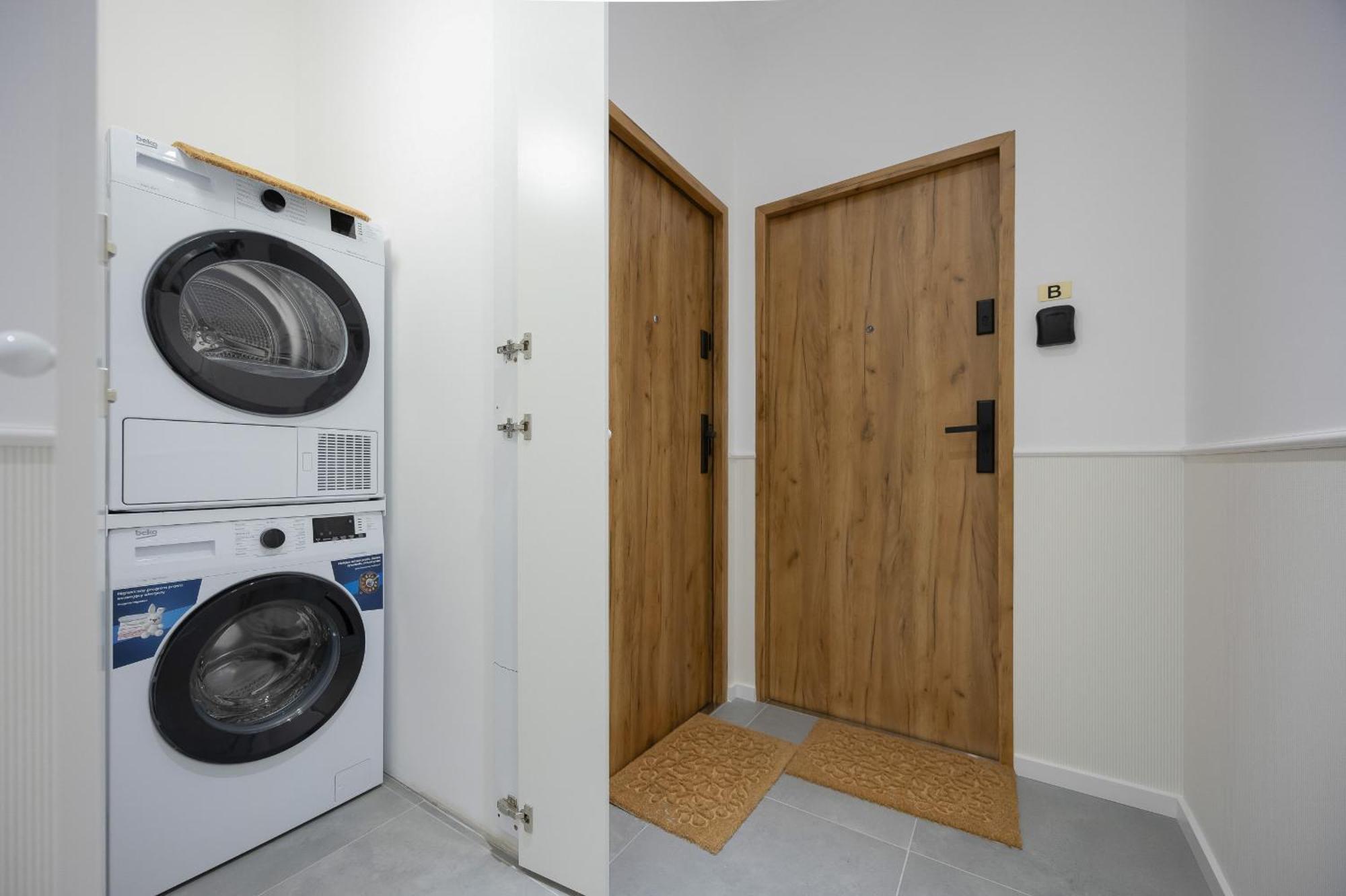 Elegant Grojecka In By Renters * Warsaw