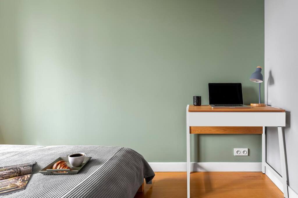 Oomph Mint Harmony & Vibrant Accents Apartment
