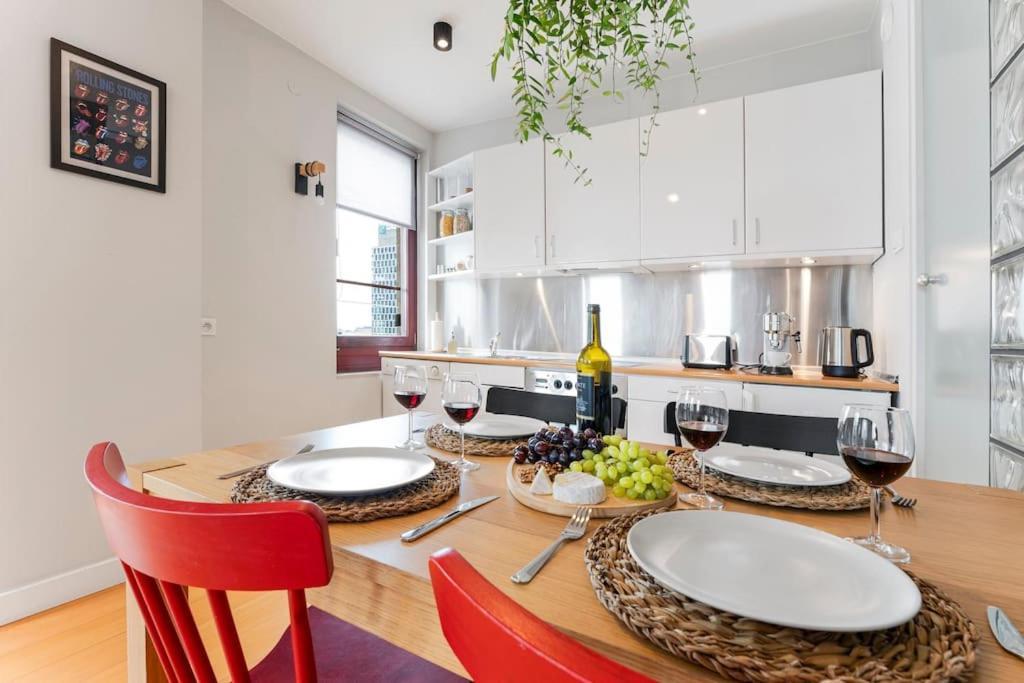 Apartment Oomph Mint Harmony & Vibrant Accents