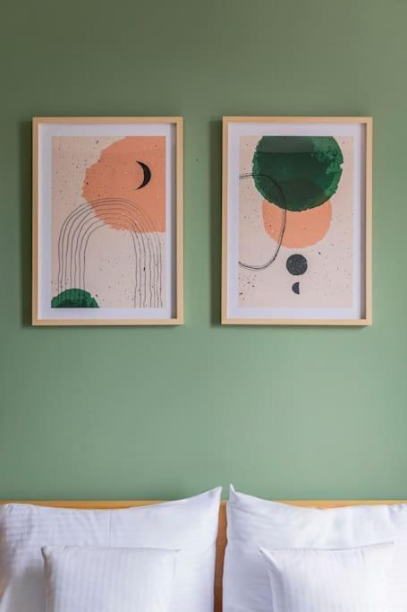 Oomph Mint Harmony & Vibrant Accents Apartment Warschau