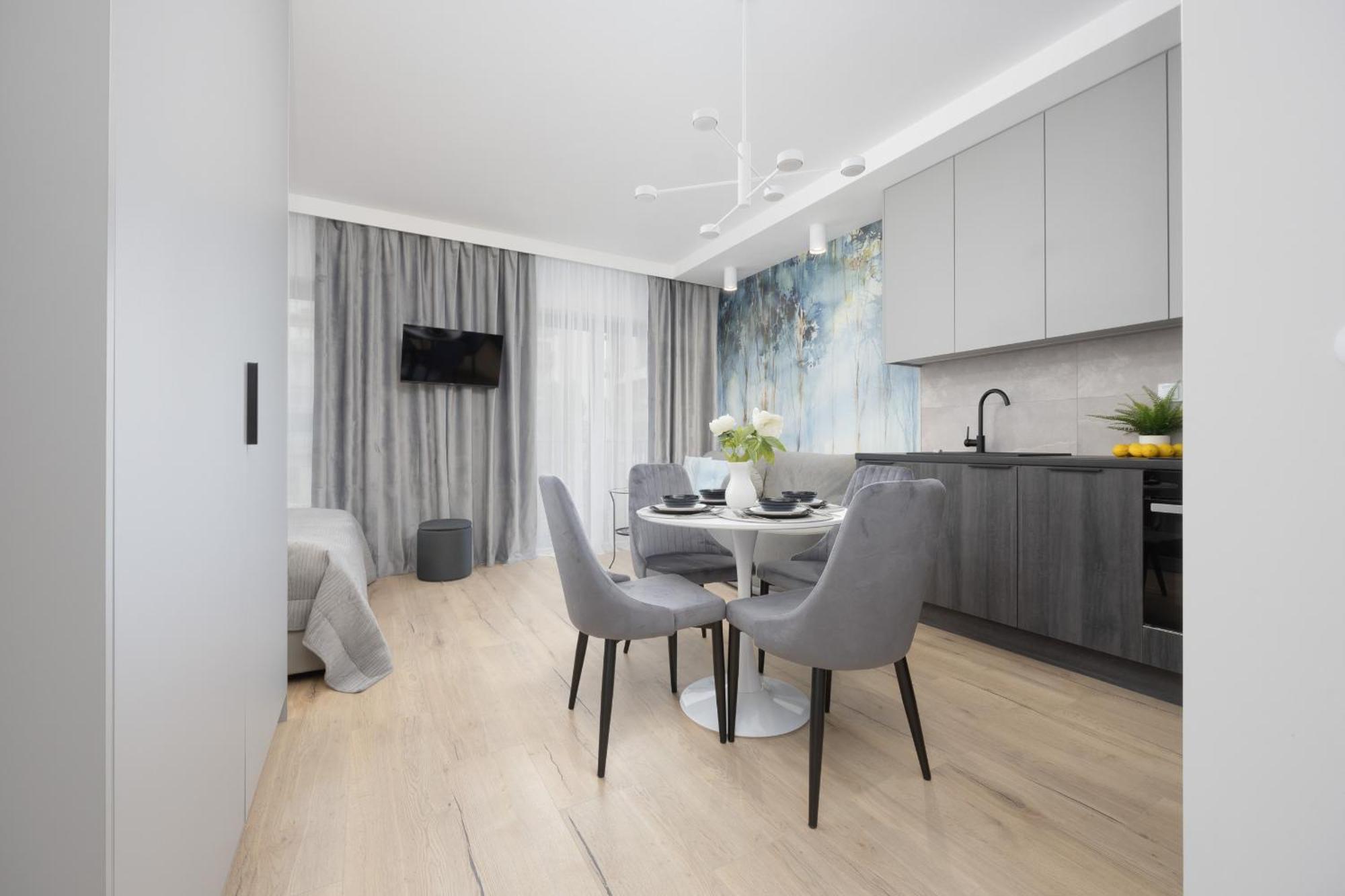 Wyjatkowe Studia W Warszawie By Renters * Warsaw