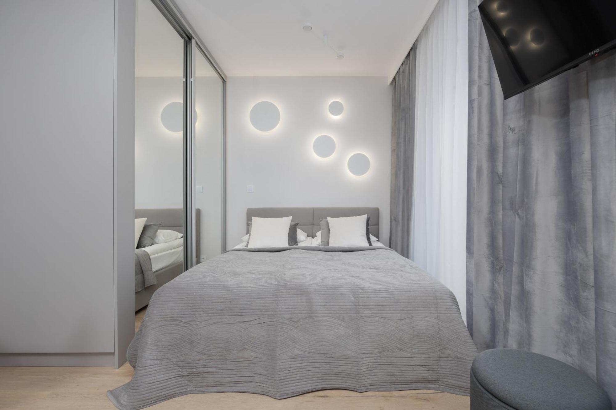 Wyjatkowe Studia W Warszawie By Renters Apartment