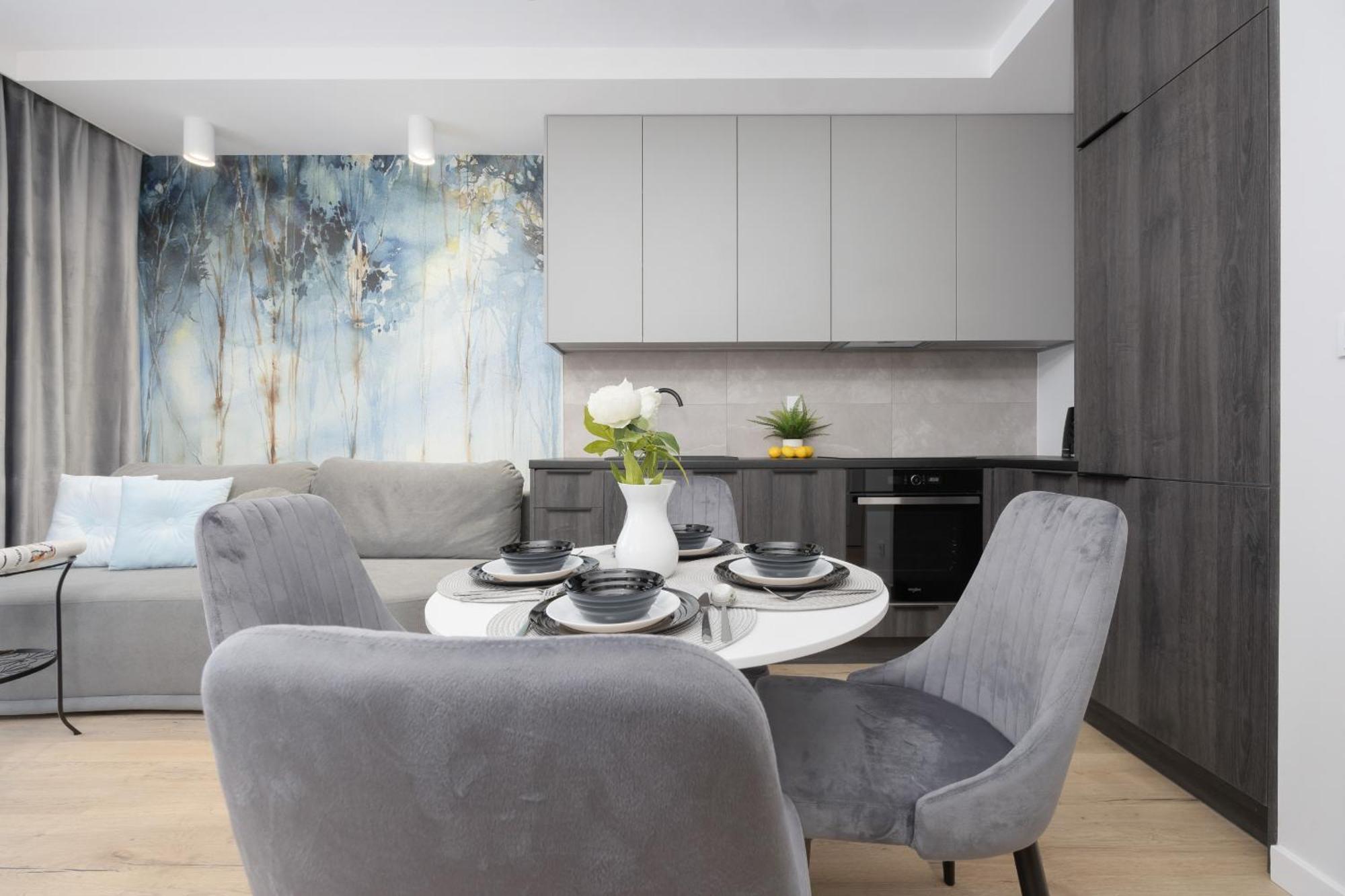 Wyjatkowe Studia W Warszawie By Renters Apartment