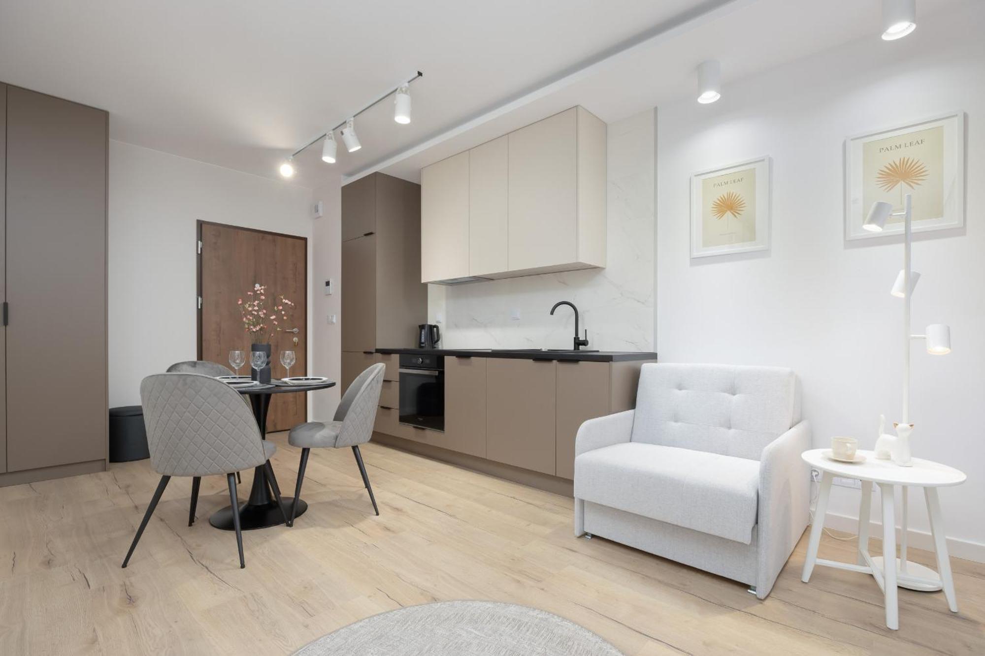 Wyjatkowe Studia W Warszawie By Renters * Warsaw