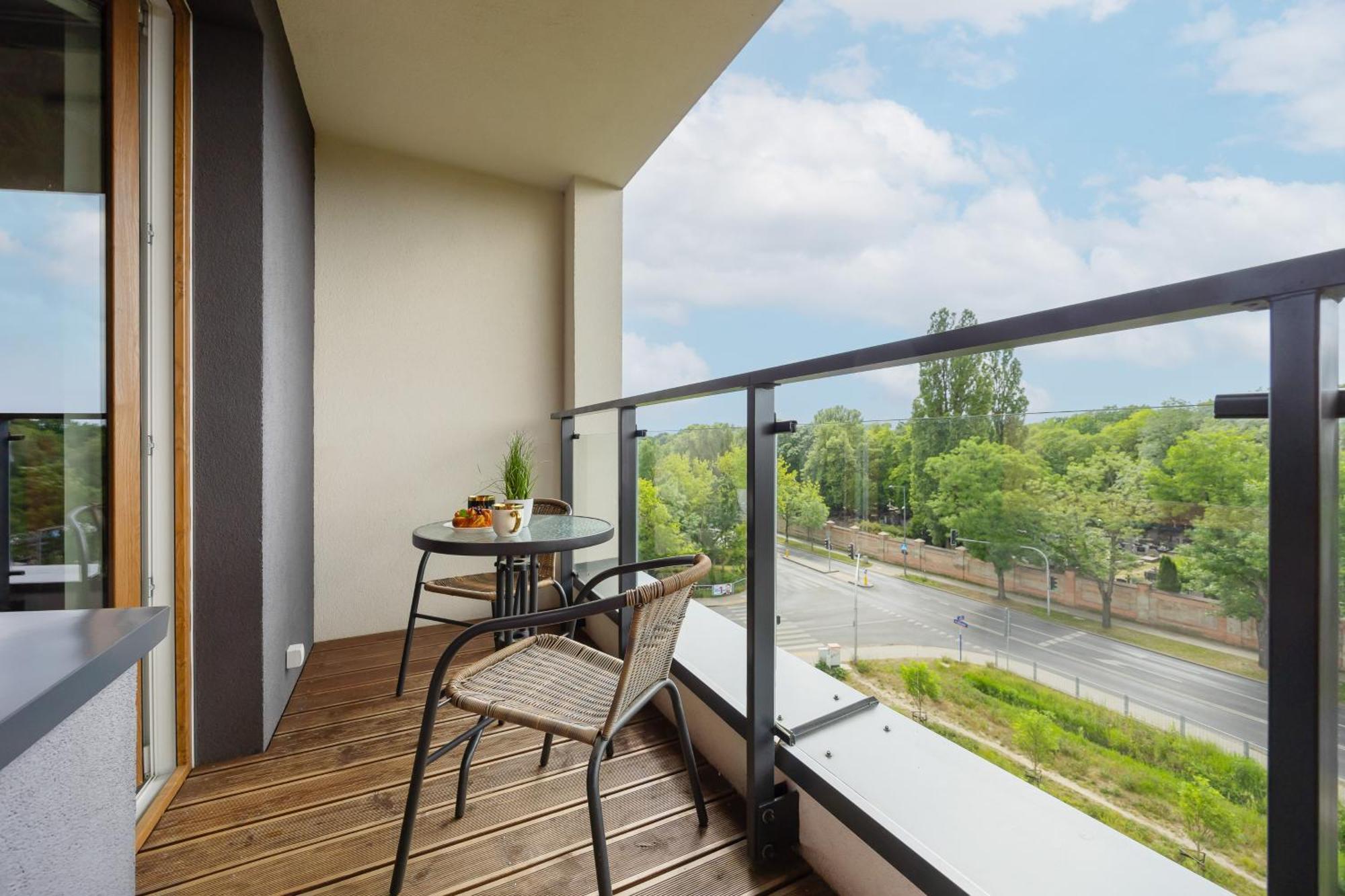 Piekne Z Balkonem Dla 2 Osob W Warszawie By Renters