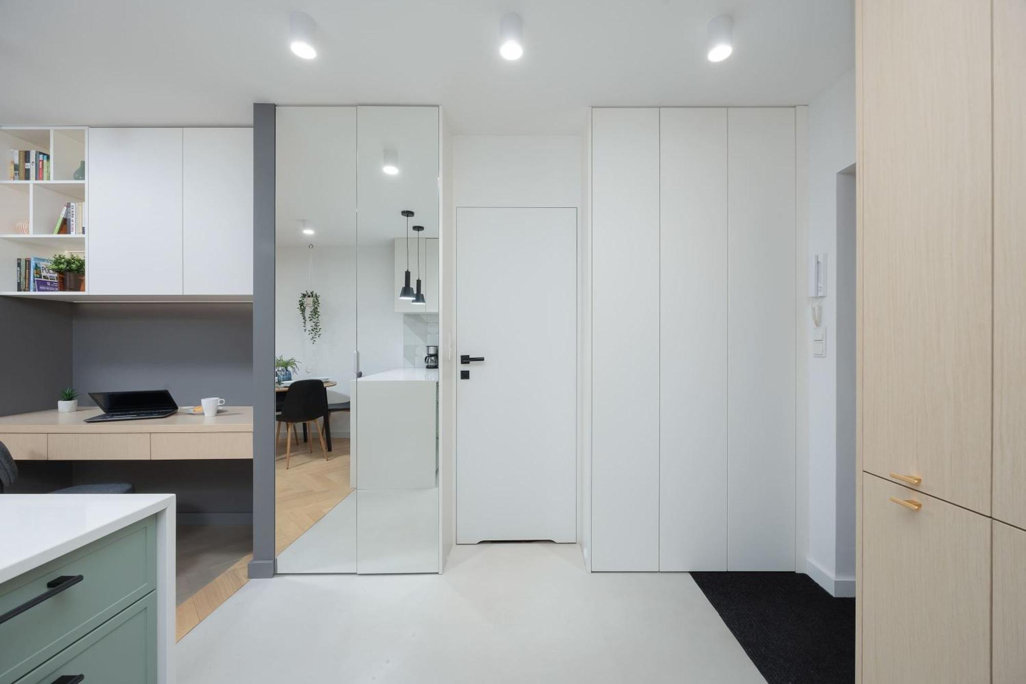 Grzybowska Modern In The Center Of By Renters Apartment *