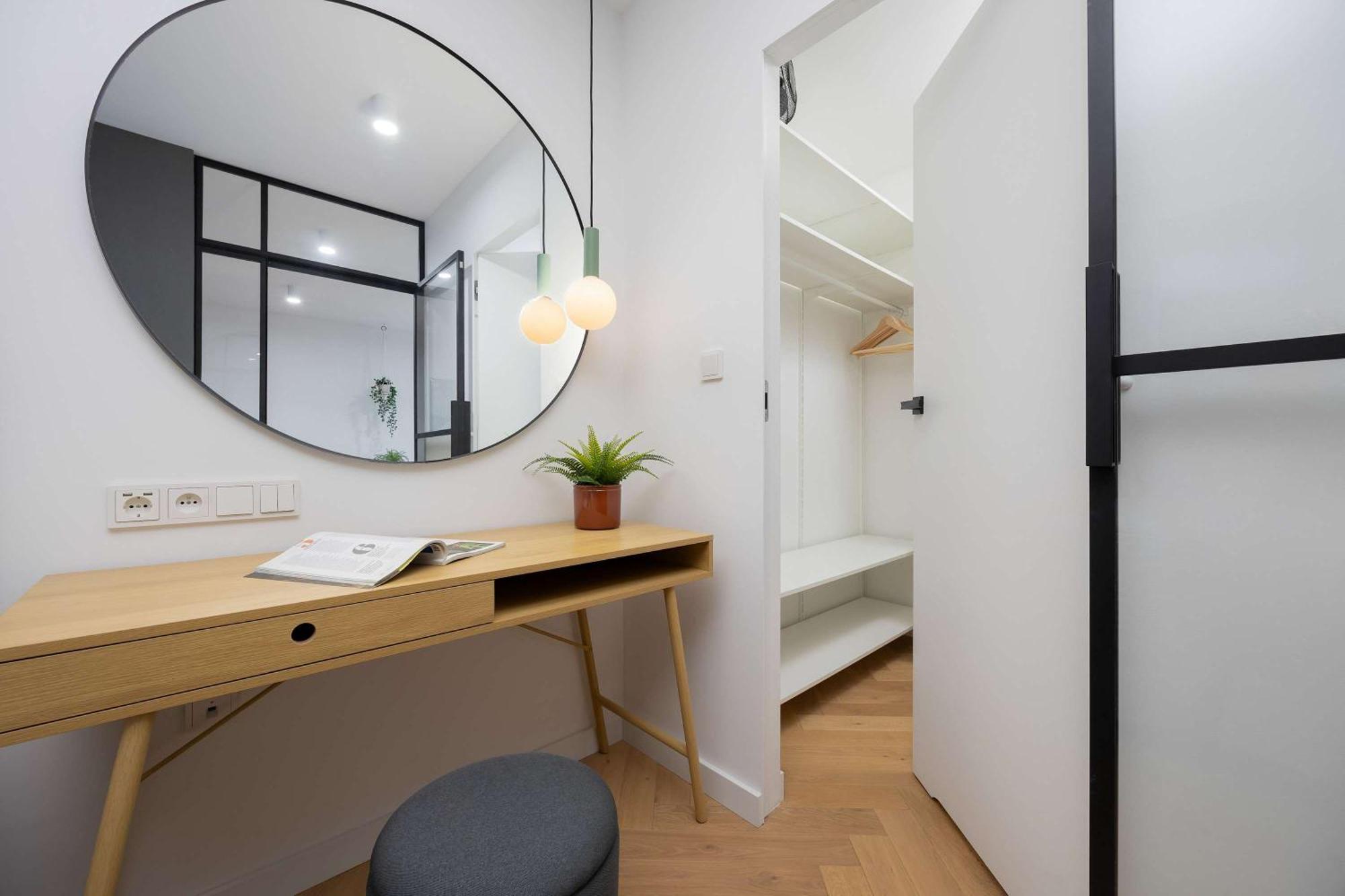 Grzybowska Modern In The Center Of By Renters Apartment *