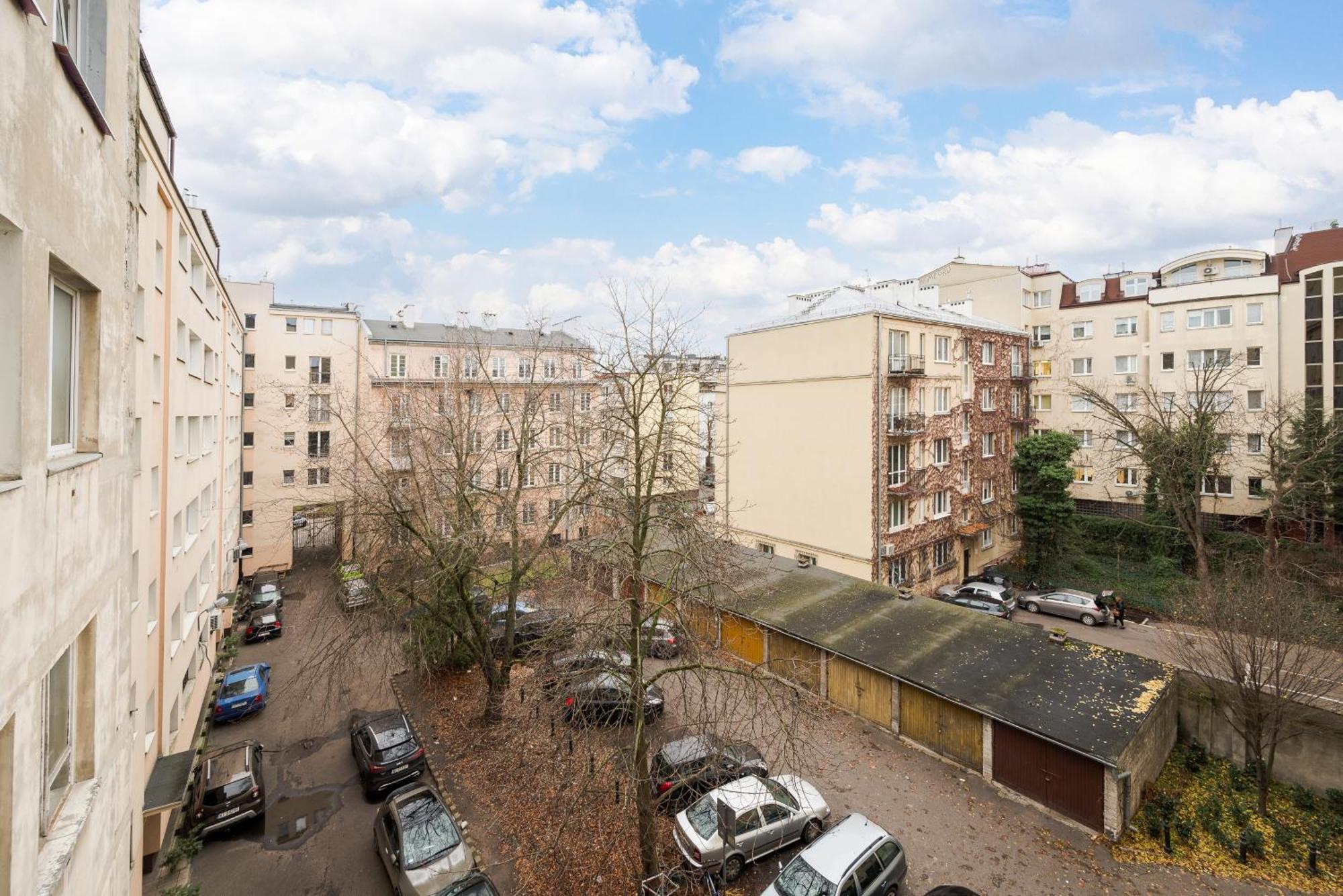 Tamka Powisle Pink Apartment
