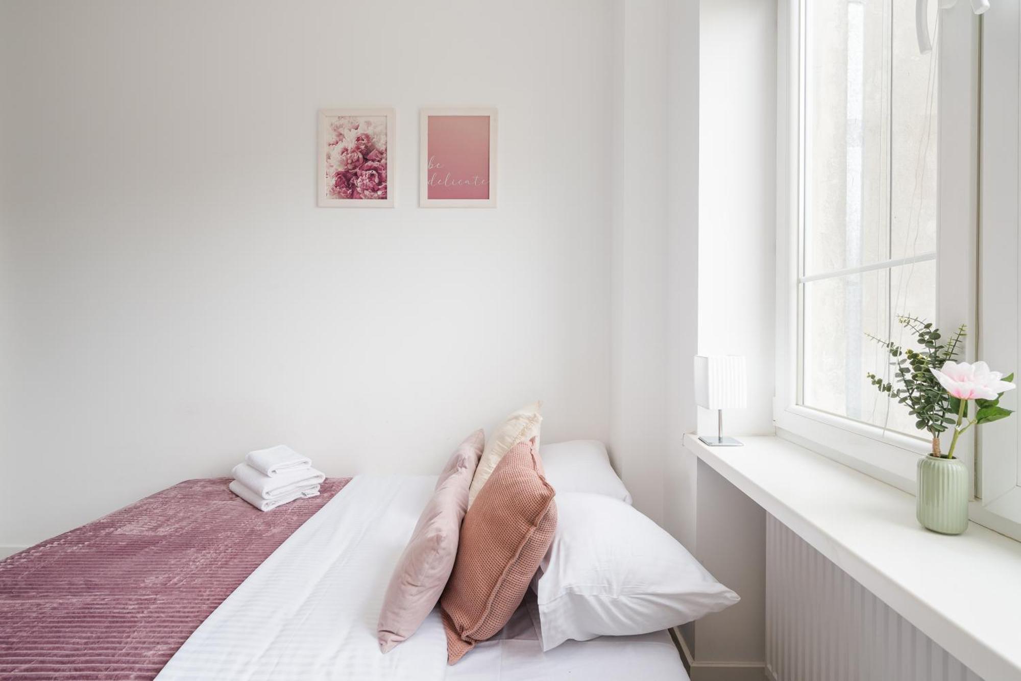 Apartment Tamka Powisle Pink Warschau