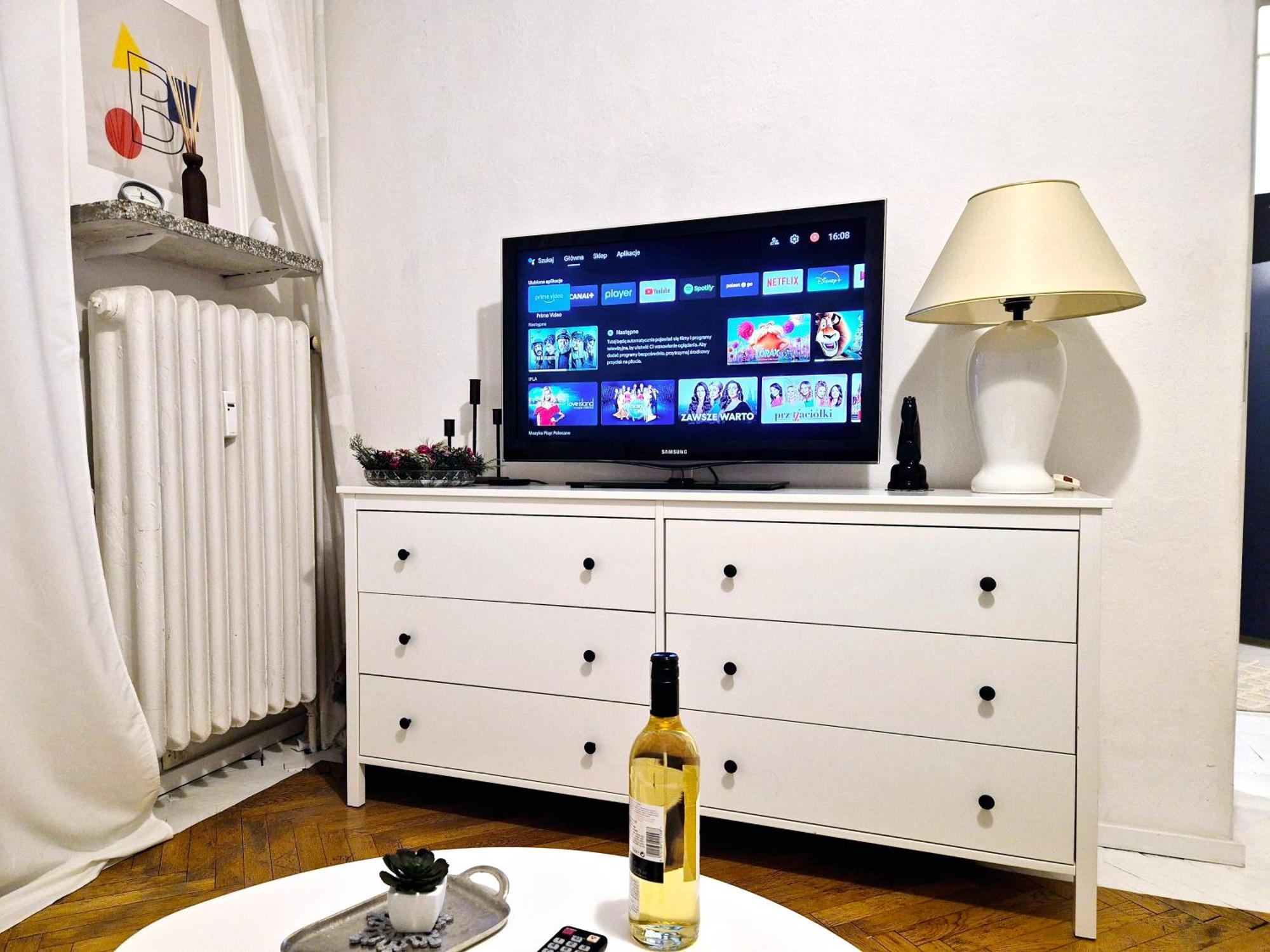 Miodowa Apartment *