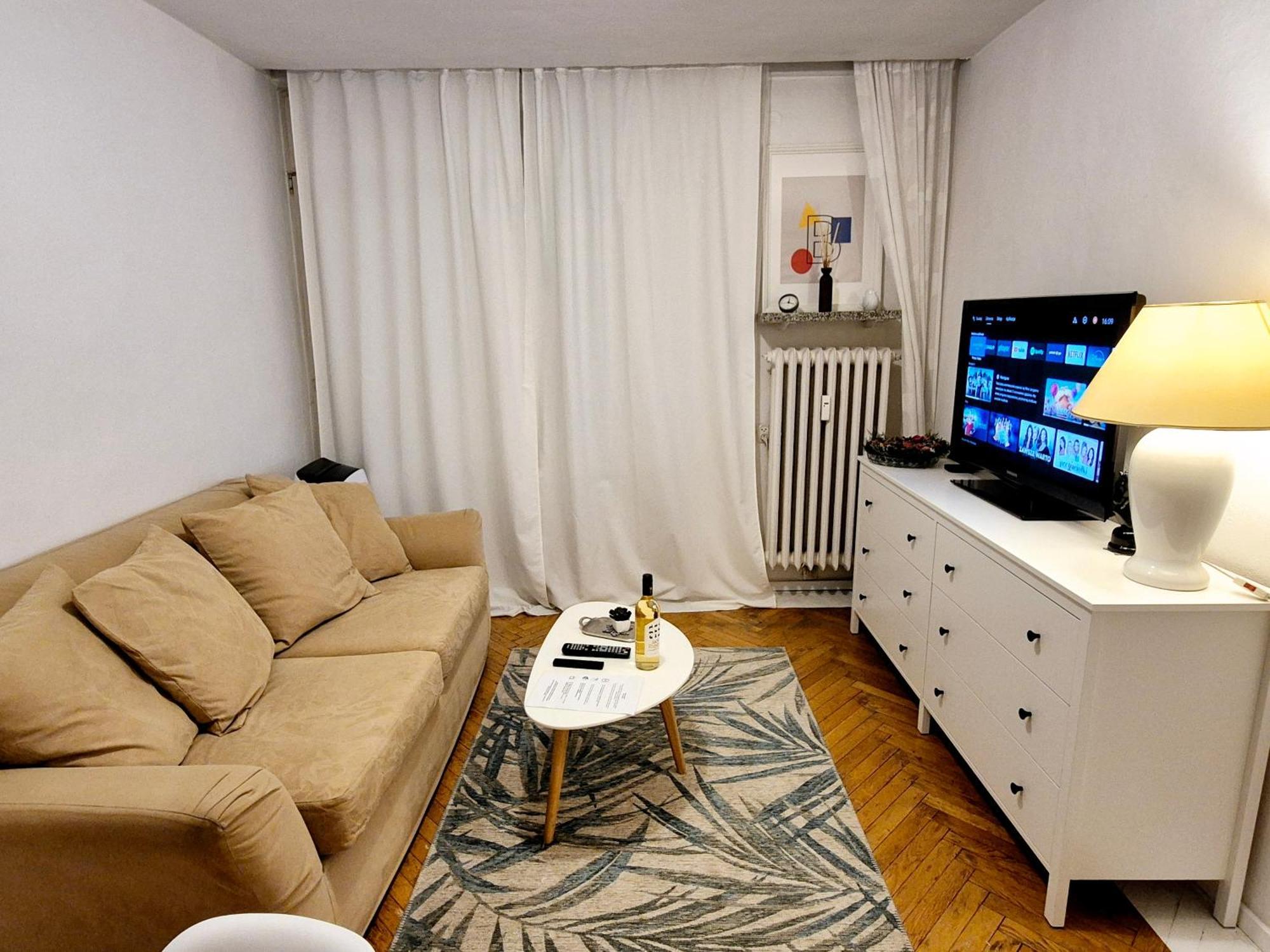 Apartment Miodowa Warschau