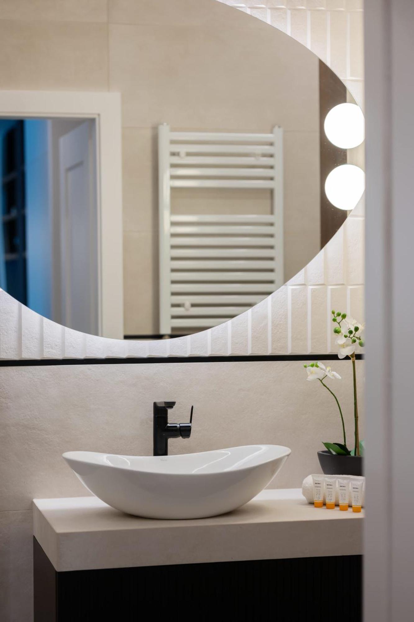 Apartment Sarmacka Wilanow With Parking, Sauna & Gym By Renters Warsaw