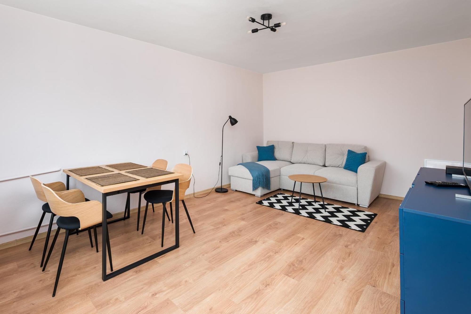 Solec Royal Blue Apartment