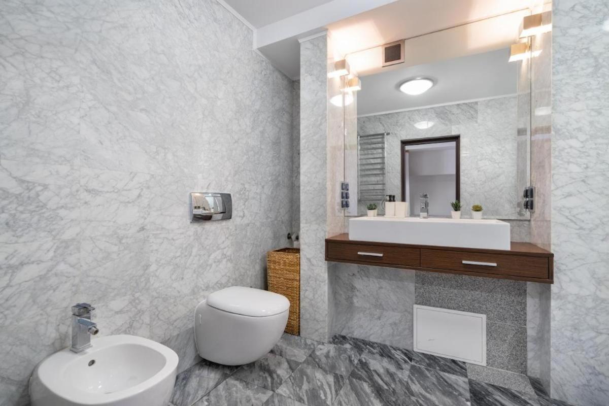 Golden - Huge - 13 People - 150m2 - Stare Apartment Warsaw