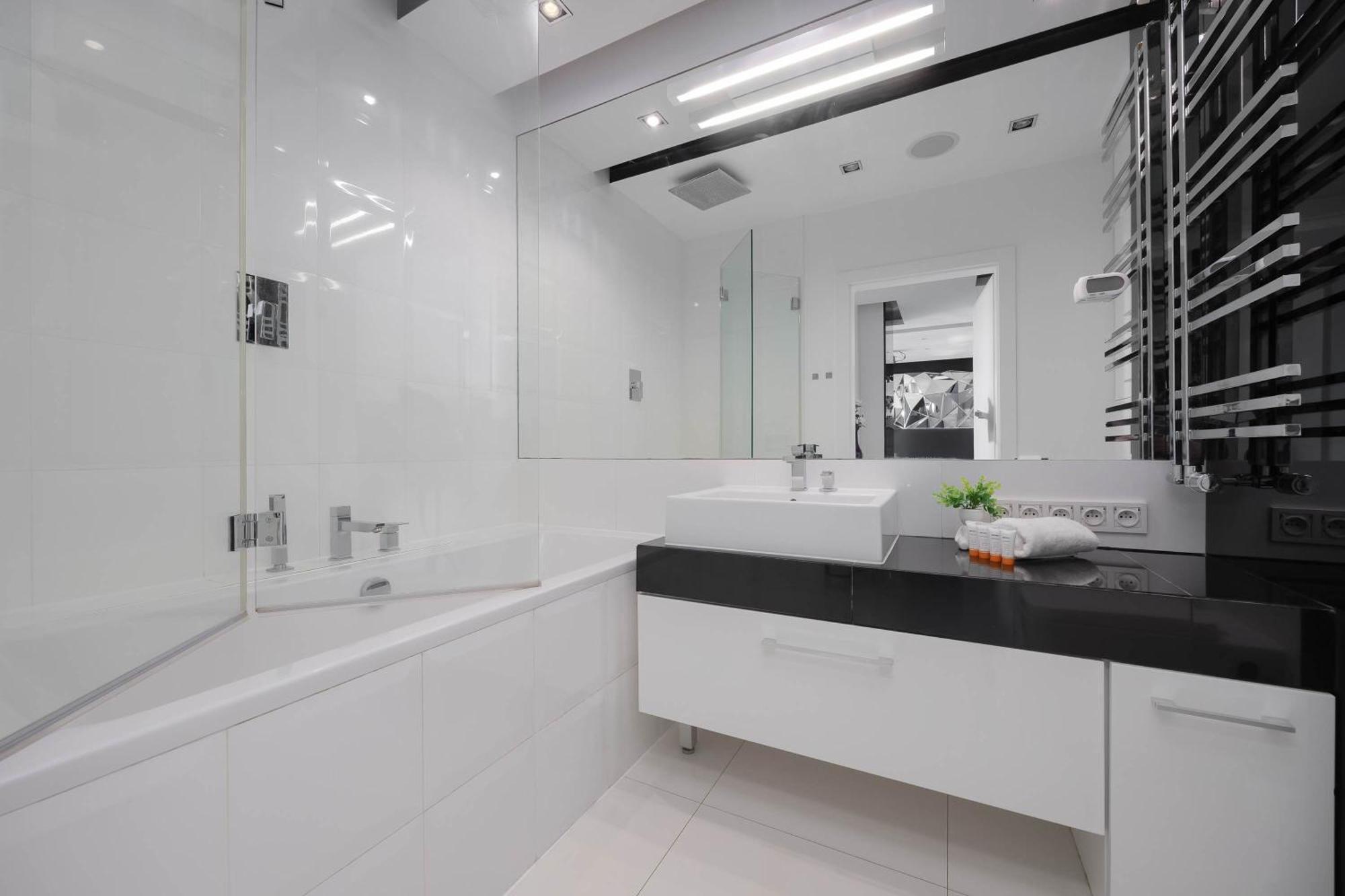 Apartament Pokorna Modern With Balcony & Parking By Renters