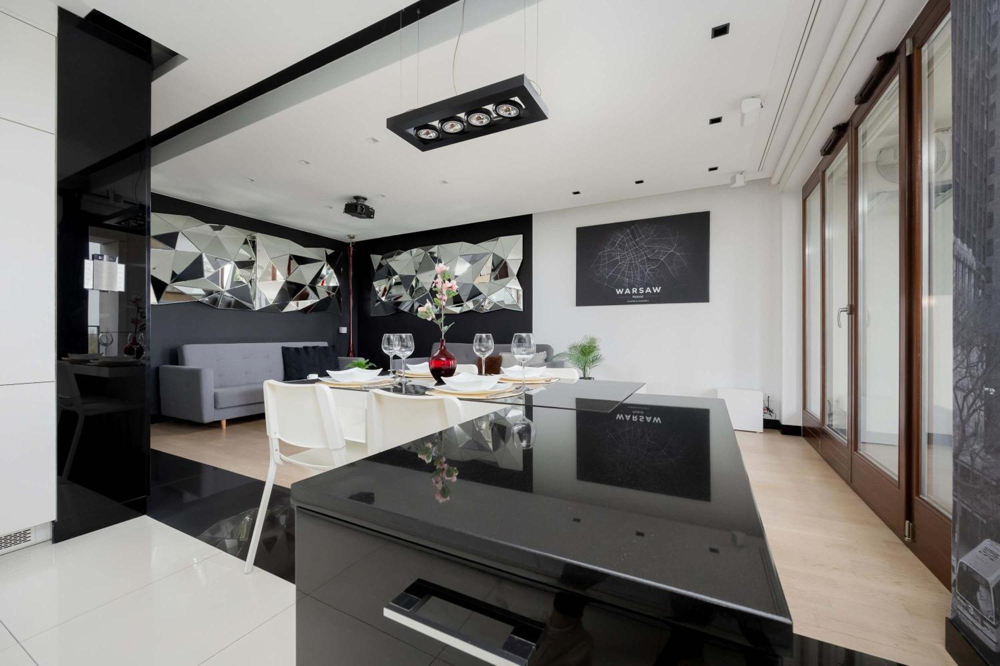 Pokorna Modern With Balcony & Parking By Renters *