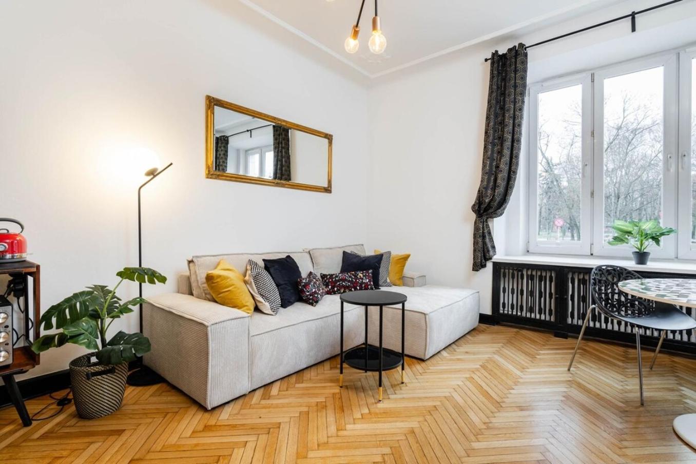 Apartment Bergamot Center