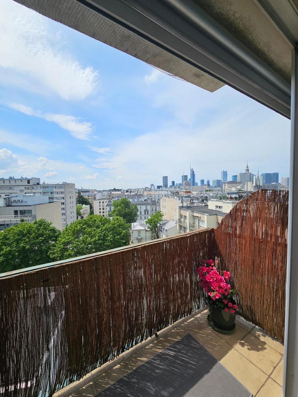 Apartment In The Center With Skyline