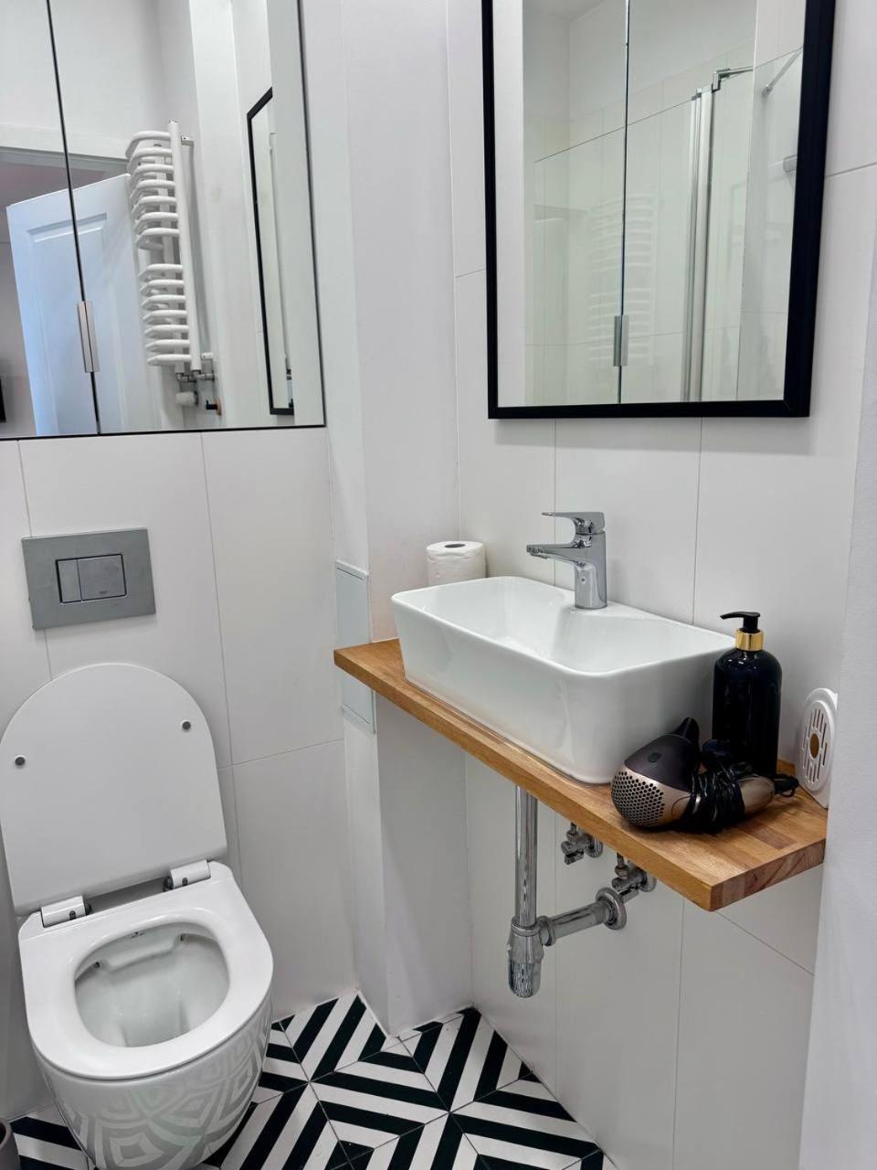 Comfort 2-room - By Hik Apartment Warsaw