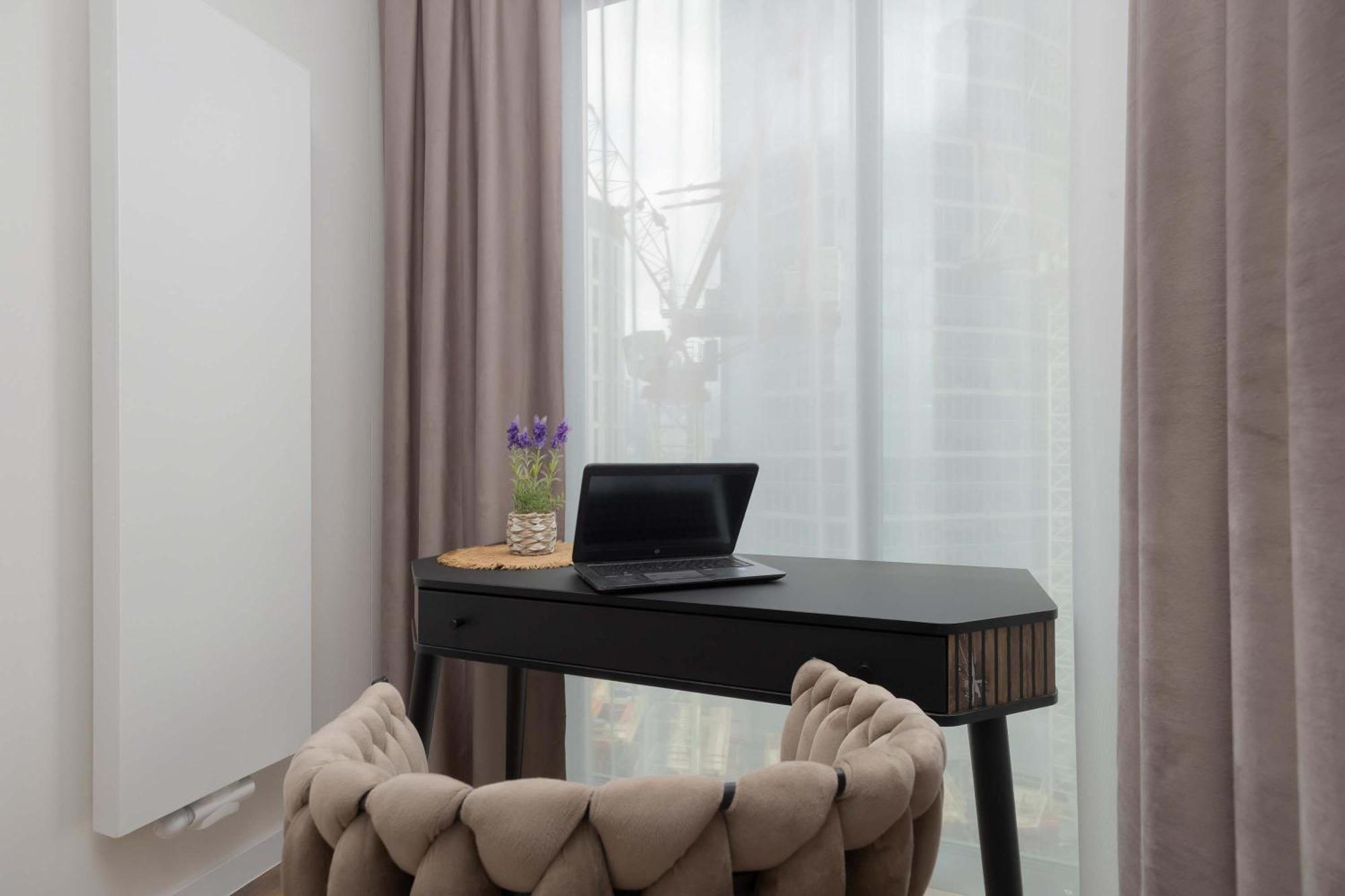 Deluxe Towarowa Towers With Parking & Ac By Renters Prestige