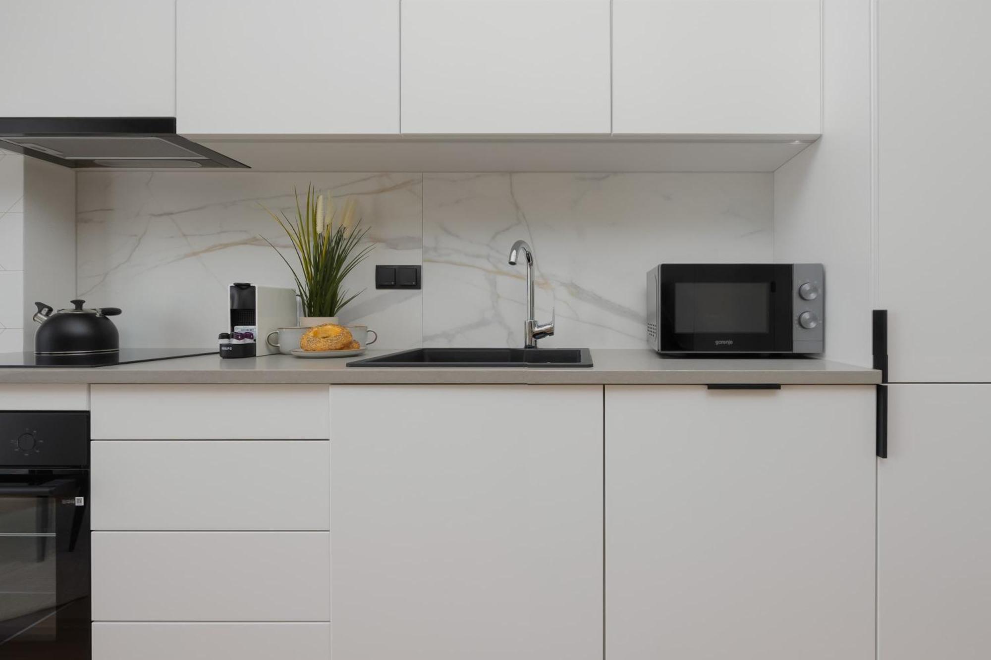 Deluxe Towarowa Towers With Parking & Ac By Renters Prestige Apartament Warszawa