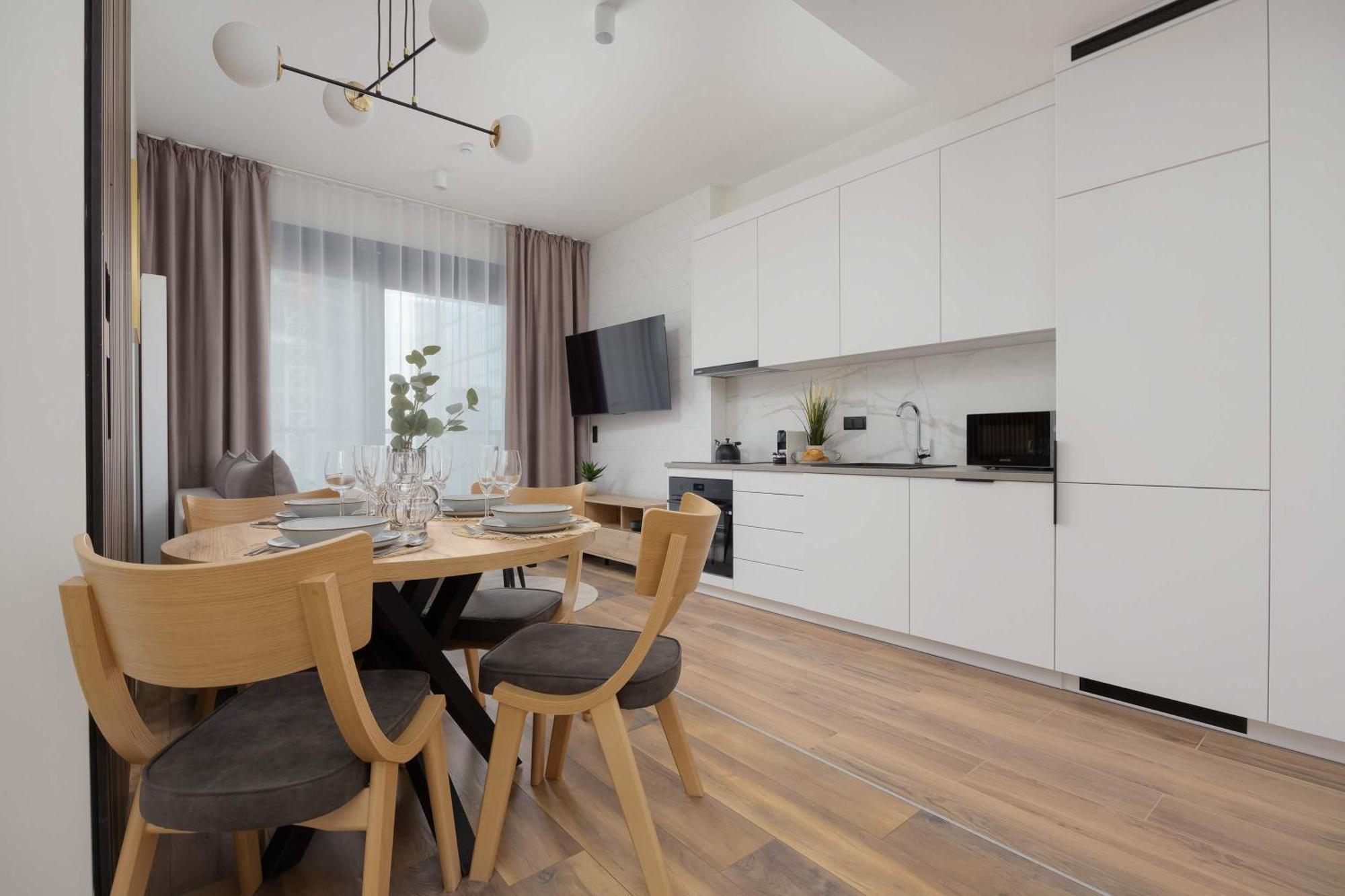 Apartament Deluxe Towarowa Towers With Parking & Ac By Renters Prestige *