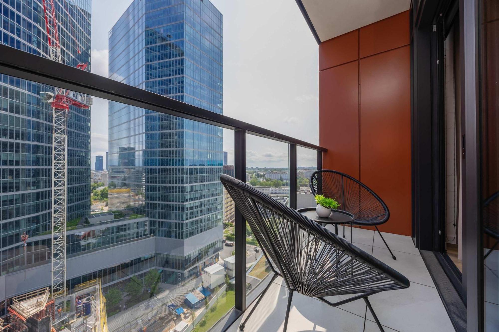Deluxe Towarowa Towers With Parking & Ac By Renters Prestige
