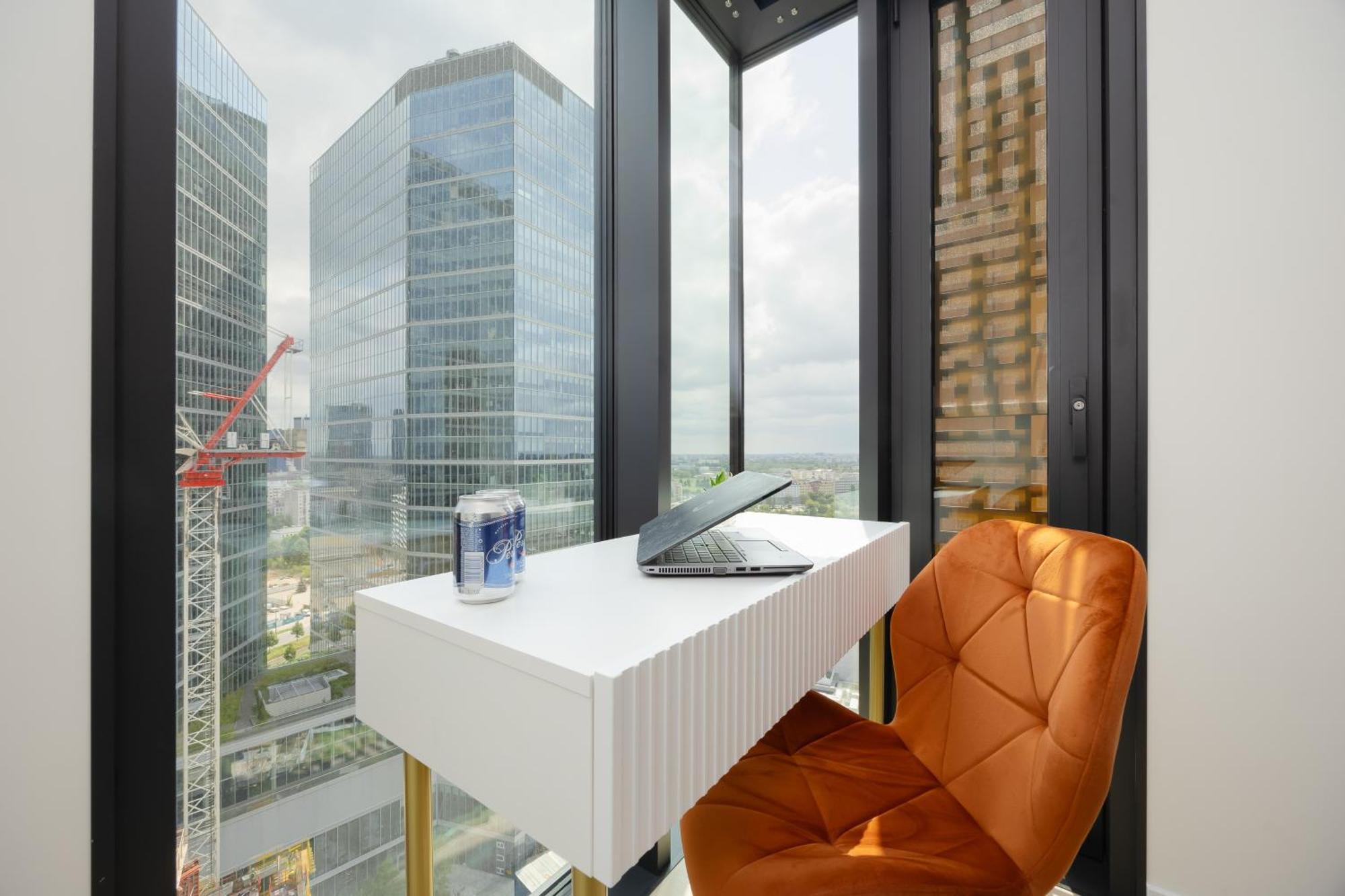 Deluxe Towarowa Towers With Parking & Ac By Renters Prestige Apartament
