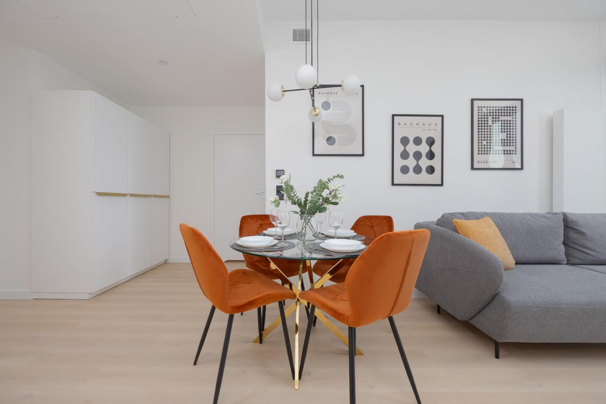 Apartament Deluxe Towarowa Towers With Parking & Ac By Renters Prestige Warszawa