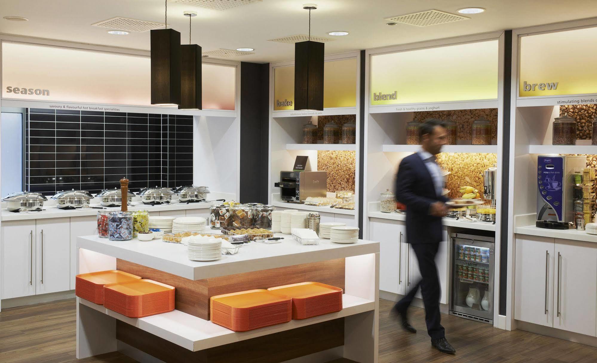 Hampton By Hilton Airport 3*