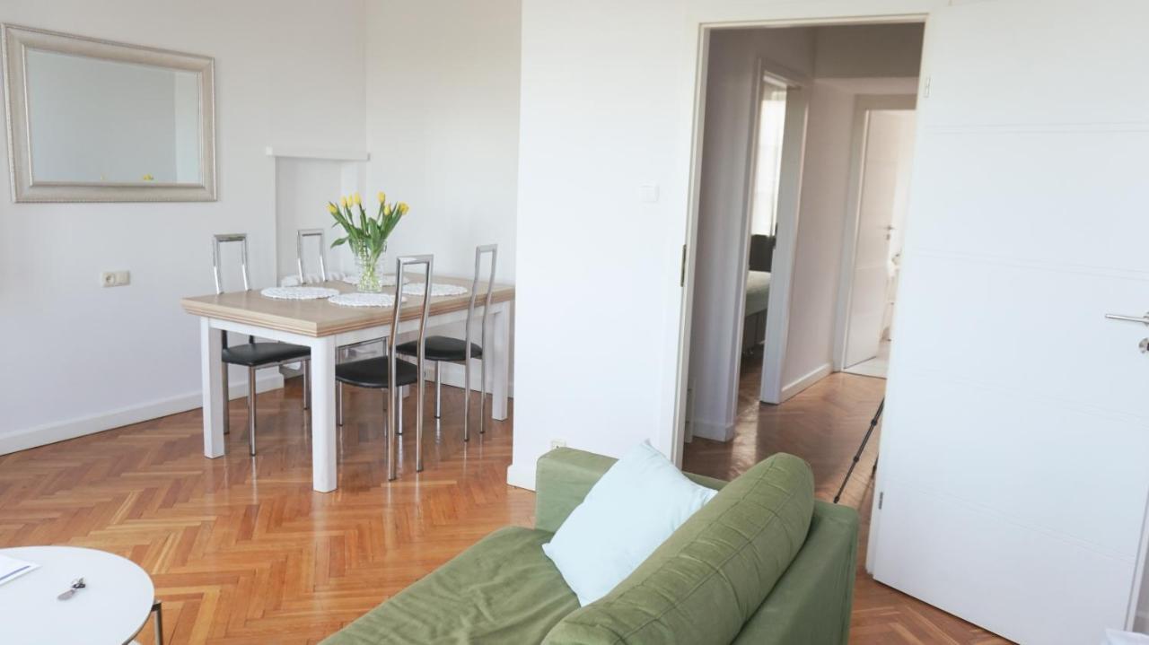 Old Town Apartment *