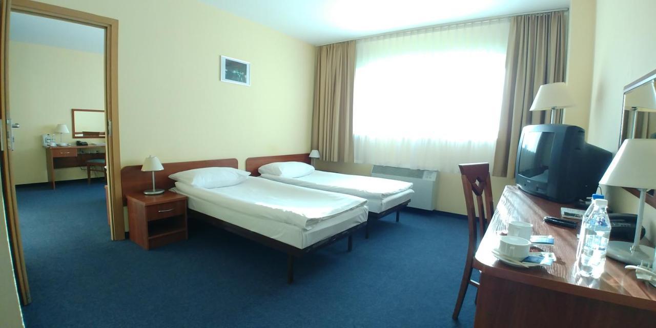 Sangate Airport Hotel Varsóvia