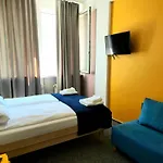 Bello Aparthostel Private Rooms