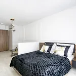 Good Time Apartment