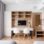 Apartament W Warszawie Dedykowany Parking Podziemny W Cenie, Wifi, Blisko Centrum New Apartment In Warsaw Finished To A High Specification Fitted Out To A High Standard On The 7Th Floor, Wifi, Underground Parking Price Included