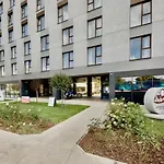 Apartament W Warszawie Dedykowany Parking Podziemny W Cenie, Wifi, Blisko Centrum New Apartment In Warsaw Finished To A High Specification Fitted Out To A High Standard On The 7Th Floor, Wifi, Underground Parking Price Included